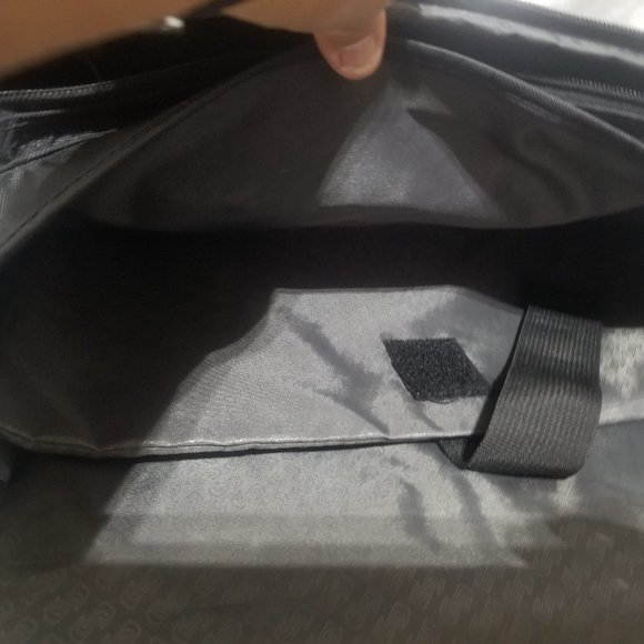 Solo Carrying Case Briefcase for 16" Notebook -Black Used/ Like New - Picture 16 of 16